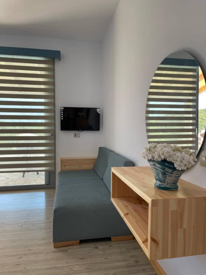 Vila Milo Himare Exterior foto